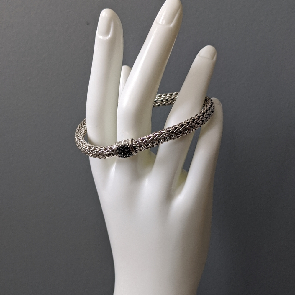 John Hardy Chain Bracelet with Black Sapphire